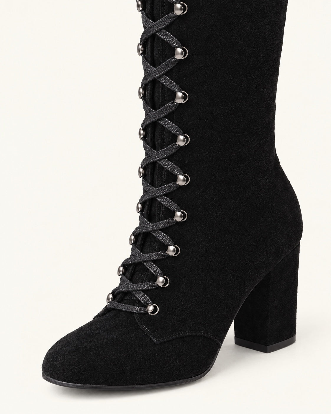 Détail du laçage et des œillets — bottes Léna