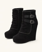 Bottines compensées aspect daim, zip et boucles — Juliette, noir