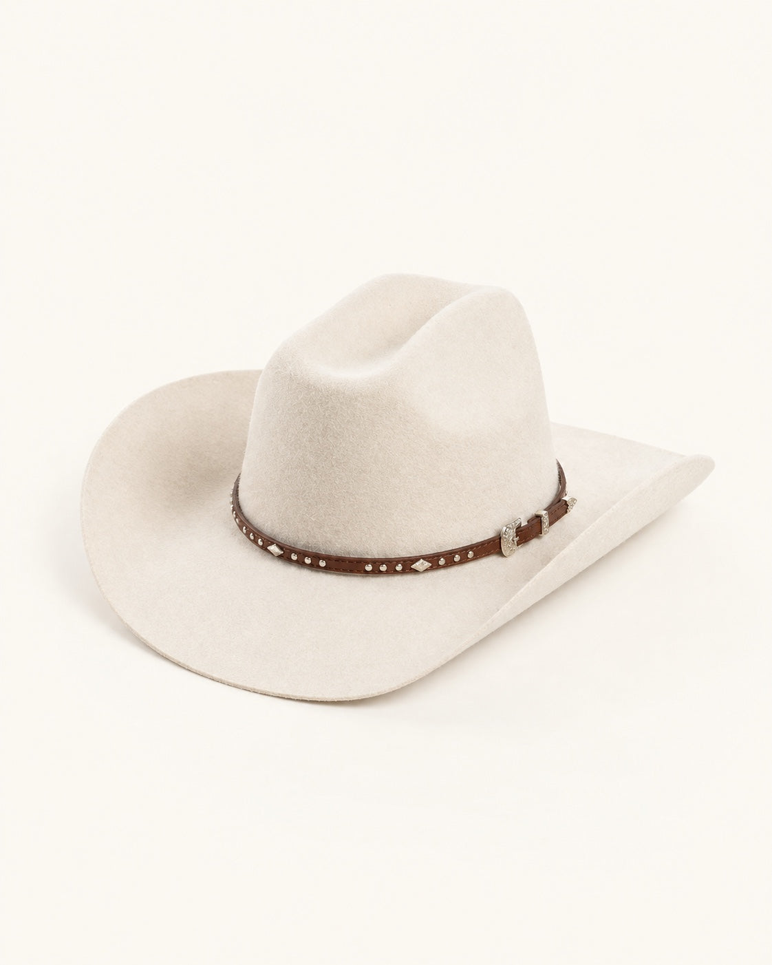 Chapeau cowboy en feutre crème à bande cloutée