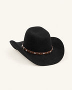 Chapeau cowboy en feutre noir à bande cloutée, autre angle