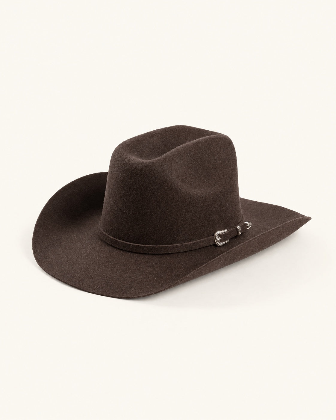 Chapeau cowboy en feutre café à boucle argentée