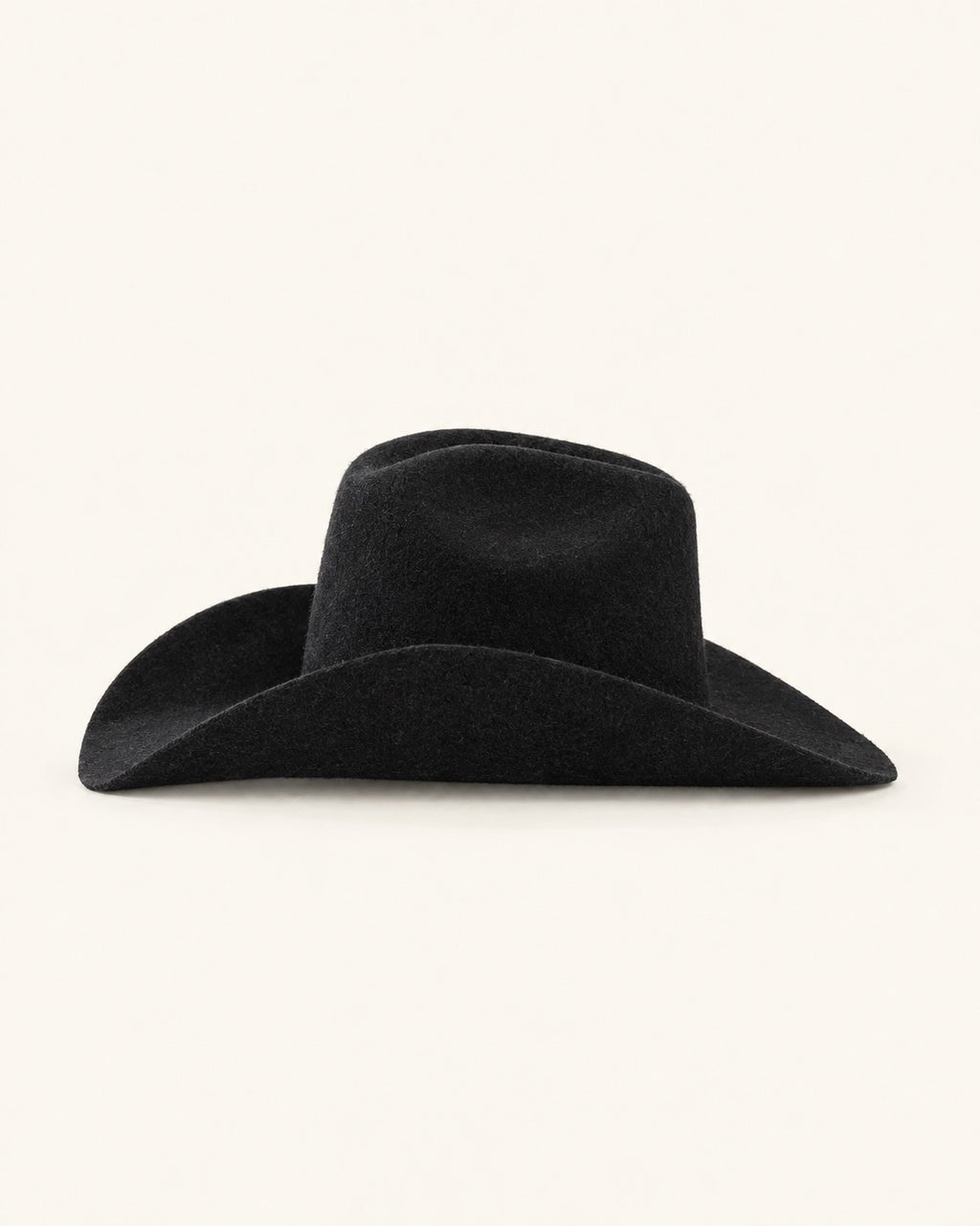 Chapeau cowboy en feutre noir uni, vue de profil
